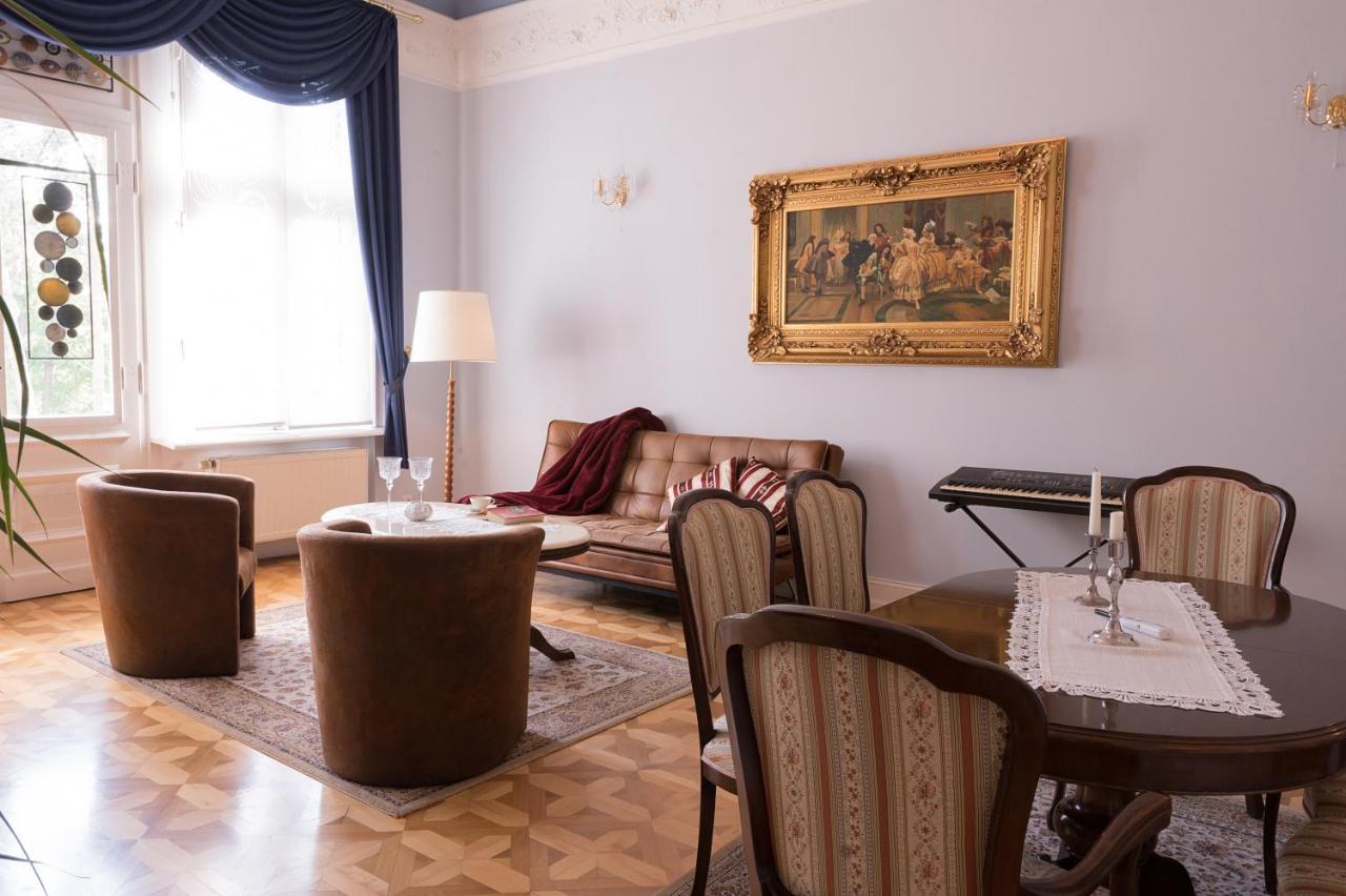 Schlosshotel Zum Markgrafen เควดลินบวร์ก ภายนอก รูปภาพ