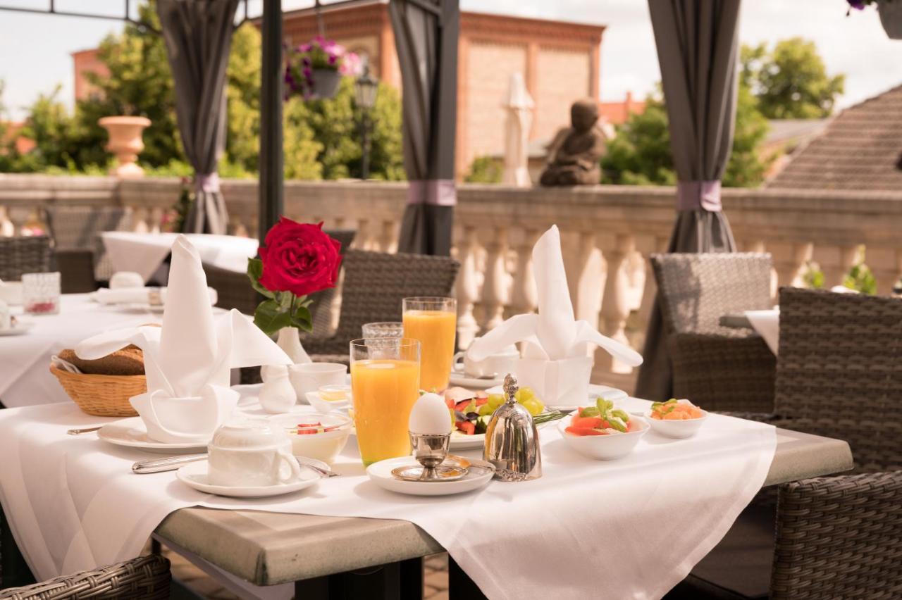 Schlosshotel Zum Markgrafen เควดลินบวร์ก ภายนอก รูปภาพ