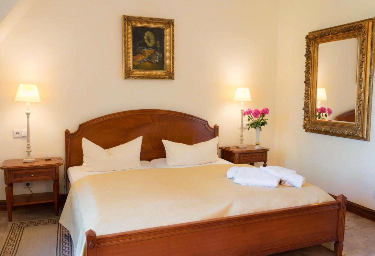 Schlosshotel Zum Markgrafen เควดลินบวร์ก ภายนอก รูปภาพ