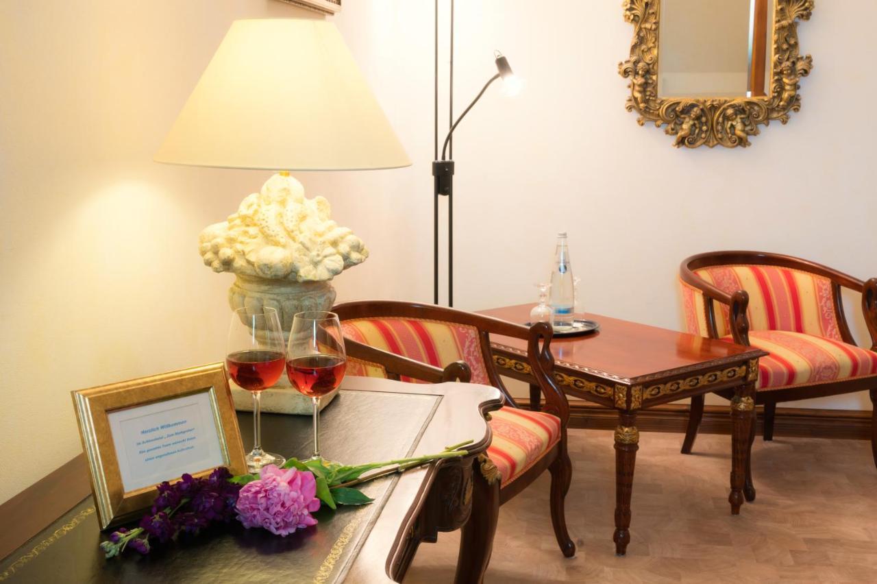 Schlosshotel Zum Markgrafen เควดลินบวร์ก ภายนอก รูปภาพ