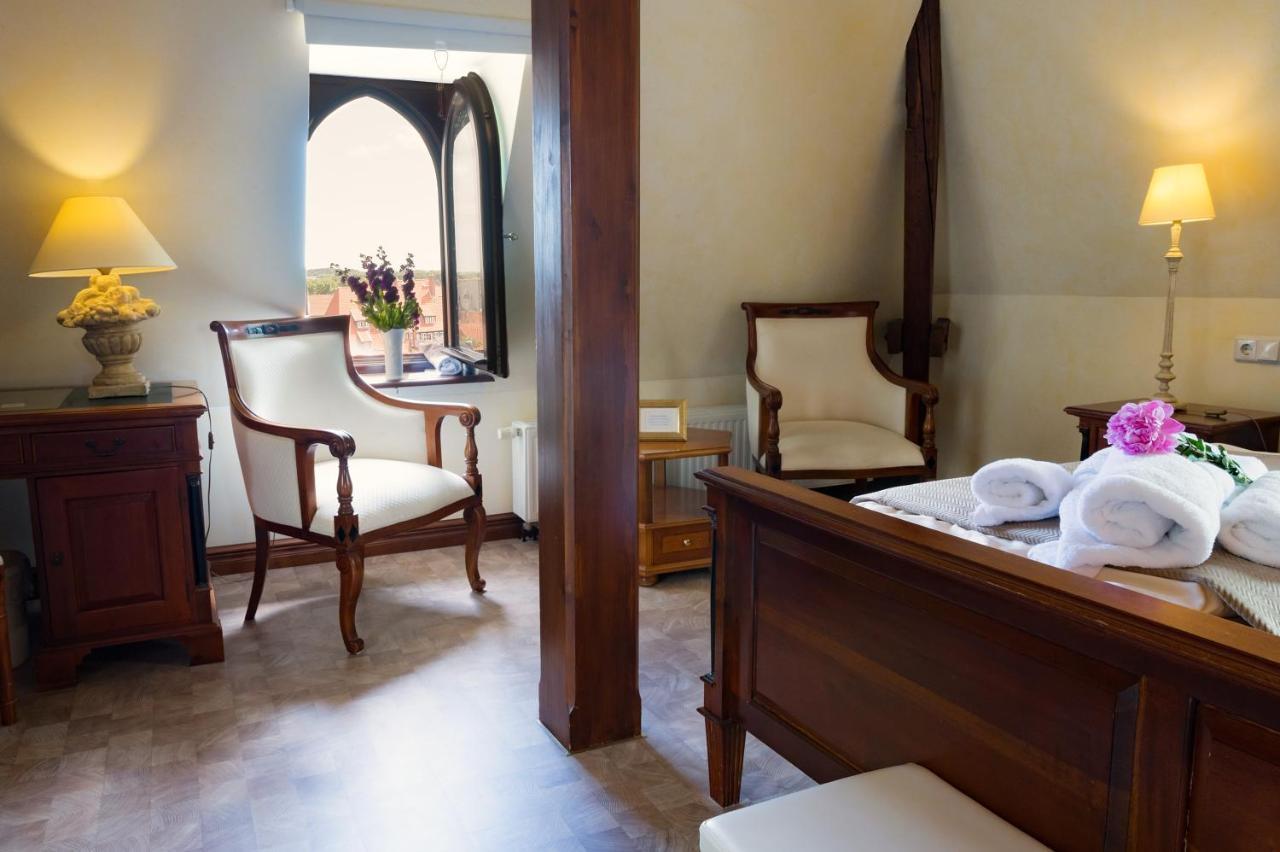 Schlosshotel Zum Markgrafen เควดลินบวร์ก ภายนอก รูปภาพ