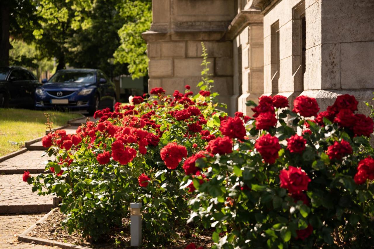 Schlosshotel Zum Markgrafen เควดลินบวร์ก ภายนอก รูปภาพ