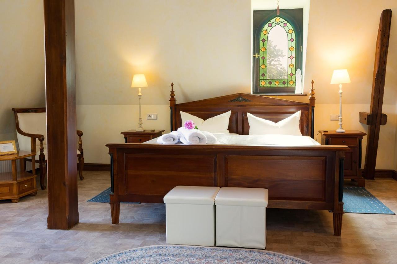 Schlosshotel Zum Markgrafen เควดลินบวร์ก ภายนอก รูปภาพ