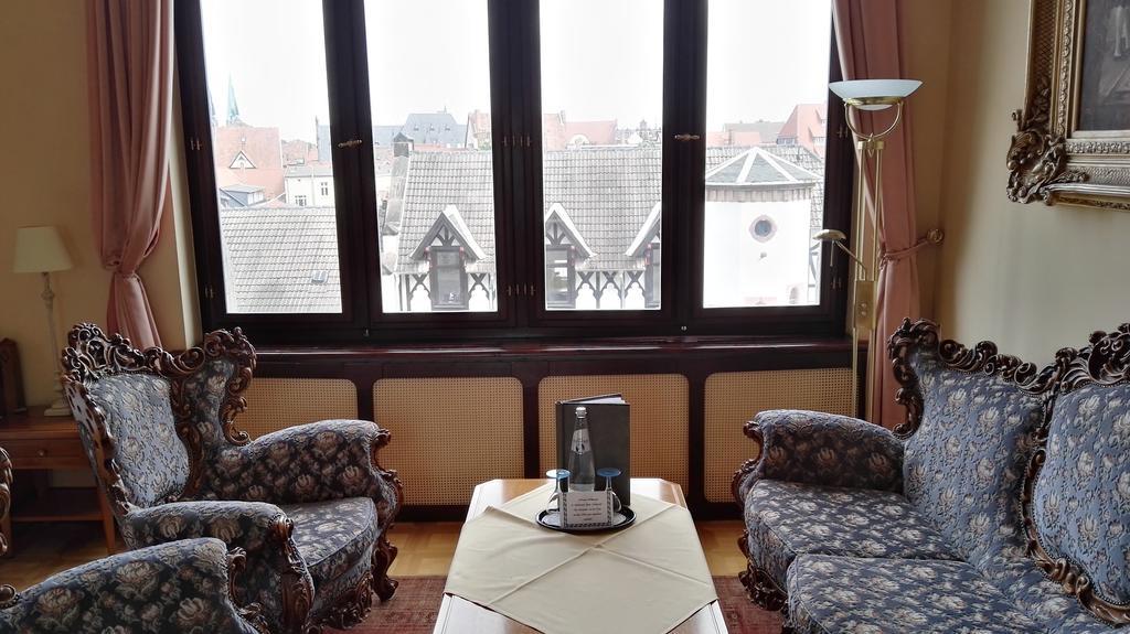 Schlosshotel Zum Markgrafen เควดลินบวร์ก ภายนอก รูปภาพ