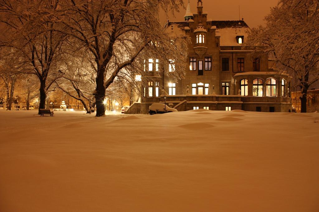 Schlosshotel Zum Markgrafen เควดลินบวร์ก ภายนอก รูปภาพ