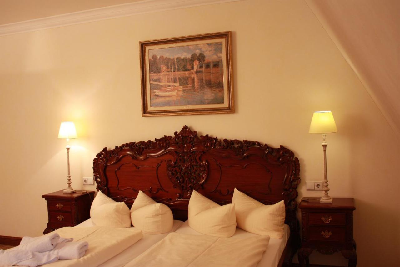 Schlosshotel Zum Markgrafen เควดลินบวร์ก ภายนอก รูปภาพ
